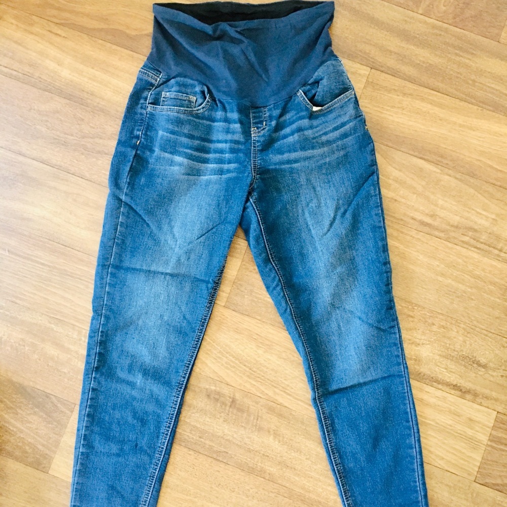 Maternity jeans ( SOLD)
